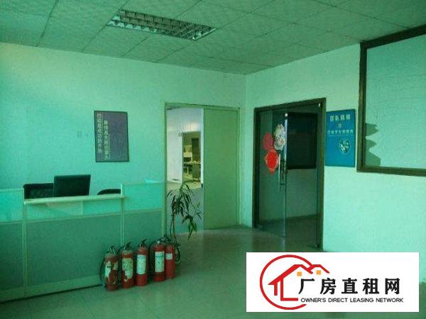 
		龙岗区爱联新出楼上精装修850㎡低价出租
	