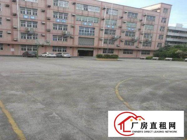 
		龙岗原房东楼上1400平方精装修空地大厂房可分租
	