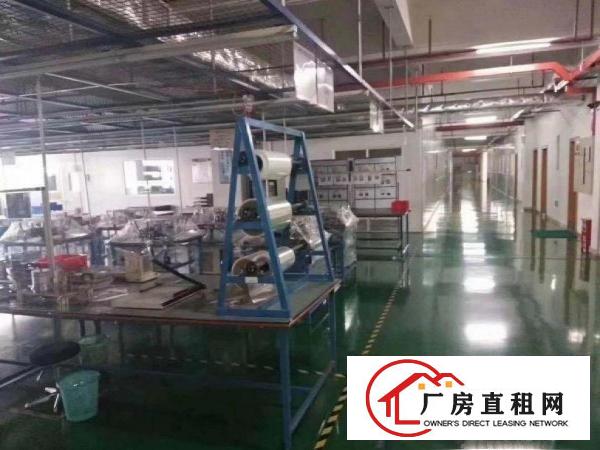 
		龙岗新出楼上2400平厂房可分租
	