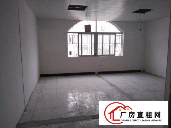 
		龙岗同乐办公楼800平米大小分租有装修
	