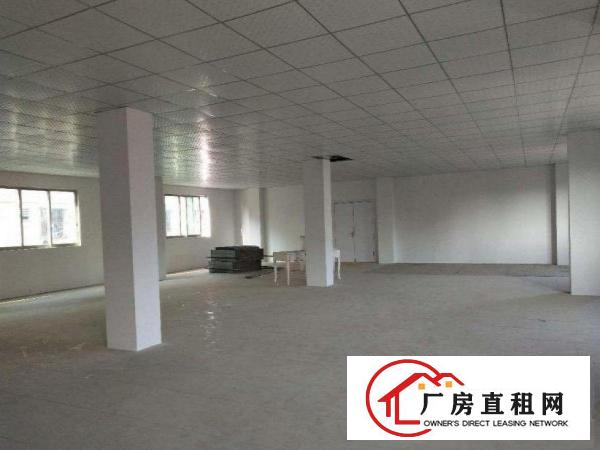 
		龙岗区龙城工业区标准厂房分租一楼800平方
	