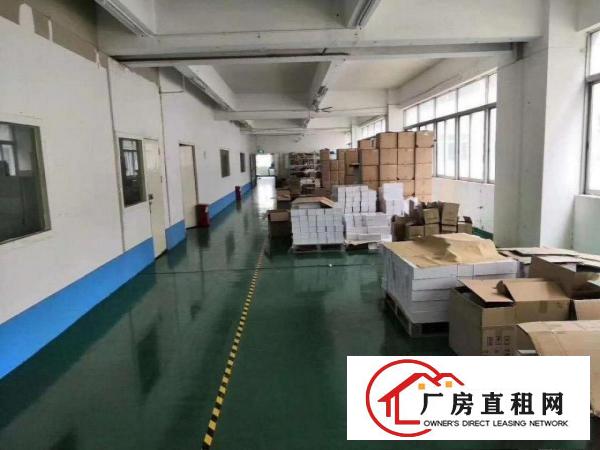 
		龙岗南联主干道旁一楼二楼带装修各800平厂房100
	