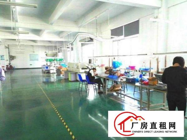 
		坪地新出一楼厂房5600平米高度8米现成装修带办公
	
