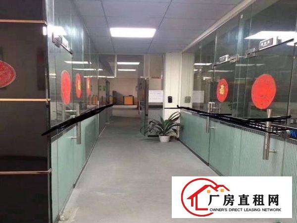 
		出租龙岗区龙西厂房一楼1000平方无需转让费现成办公室精装修
	