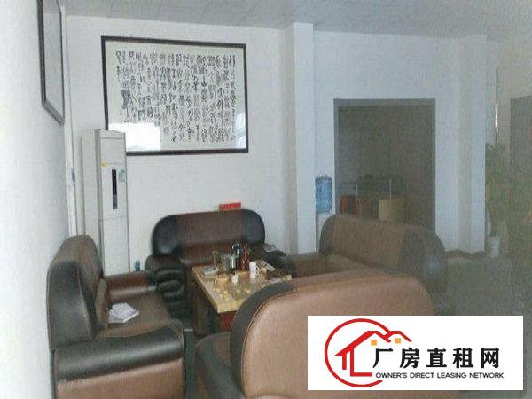 
		龙岗区吓坑标准一楼厂房1600平方火爆出租，可分租
	