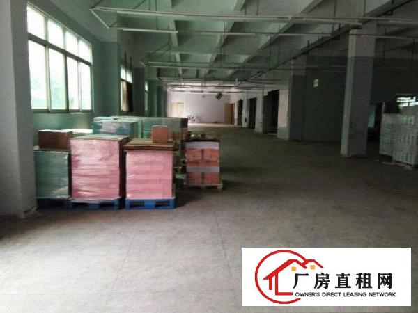 
		龙岗双龙地铁站旁一楼厂房980平出租可办环评带装修
	