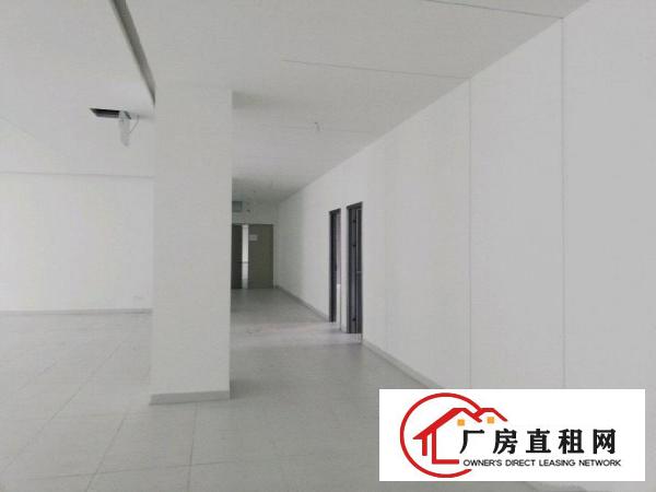 
		荷坳地铁站附近新出厂房二楼1500平米带装修
	