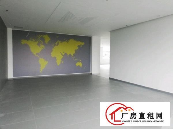 
		荷坳地铁站附近新出厂房二楼1500平米带装修
	