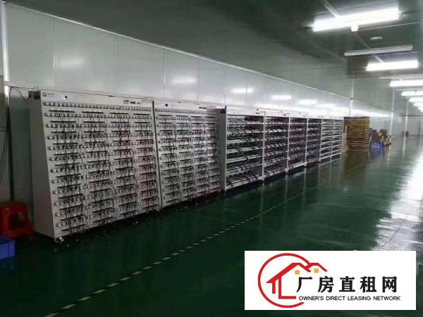 
		龙岗吉祥地铁口附近新出楼上300平带精装修红本厂房
	