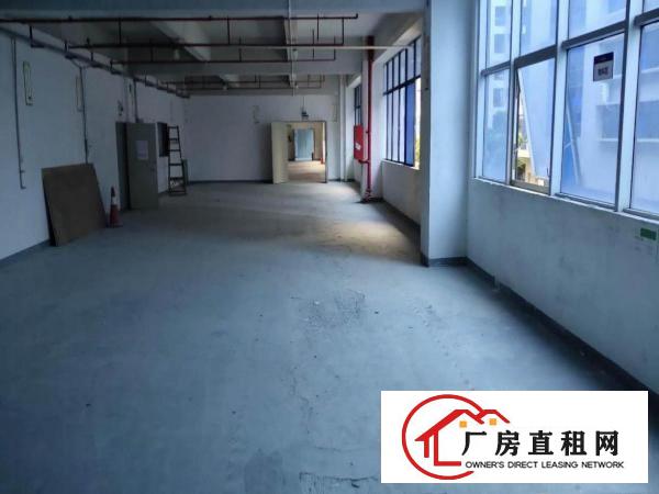 
		龙岗宝龙工业区原房东厂房二楼1300平方出租，有红本可分租
	
