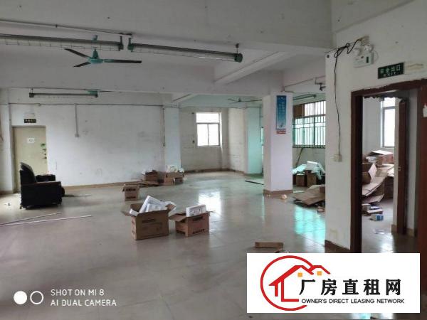 
		龙岗龙西原房东楼上整层300平实际面积小厂房出租带装修有电梯
	