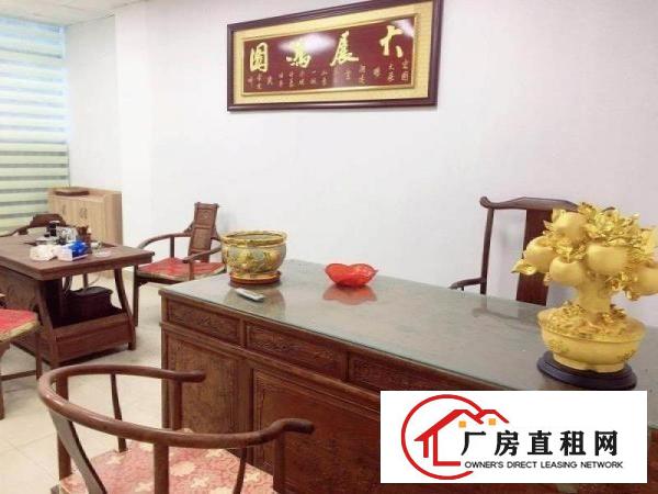 
		龙岗龙东原房东精装修办公室320平实面积出租
	