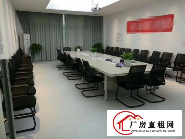 
		龙岗嶂背原房东3600平独院带装修厂房出租可分租
	