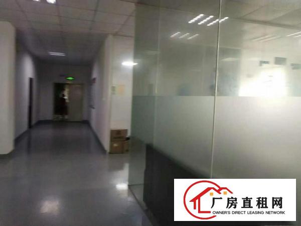 
		龙岗嶂背原房东3600平独院带装修厂房出租可分租
	