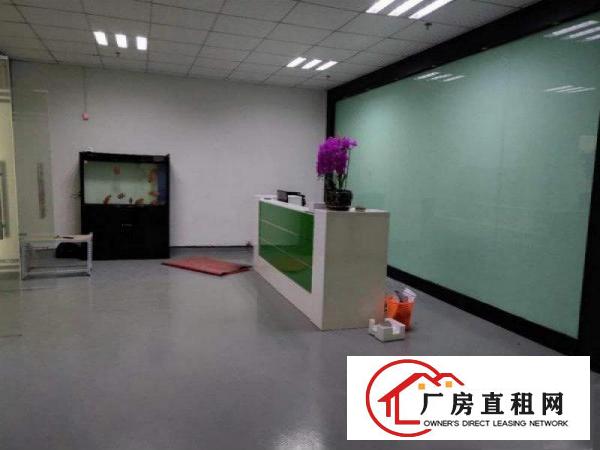 
		龙岗坪地坪西新出楼上980平精装修厂房出租可分租
	
