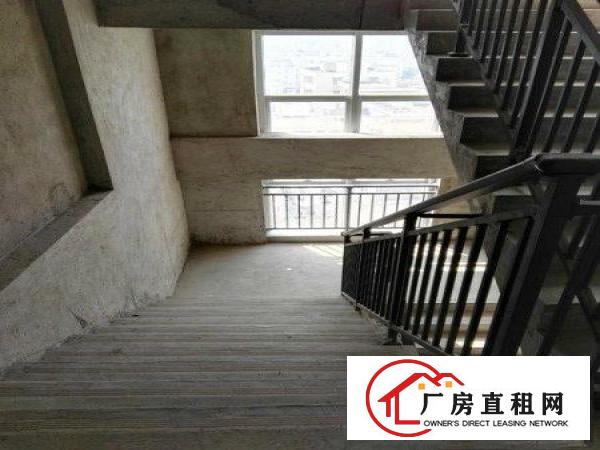 
		龙岗拍摄产业园全新影视基地19000平
	