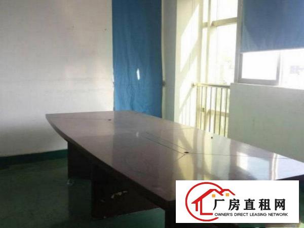 
		龙岗区沙荷路新出楼上带装修800平方标准厂房出租
	