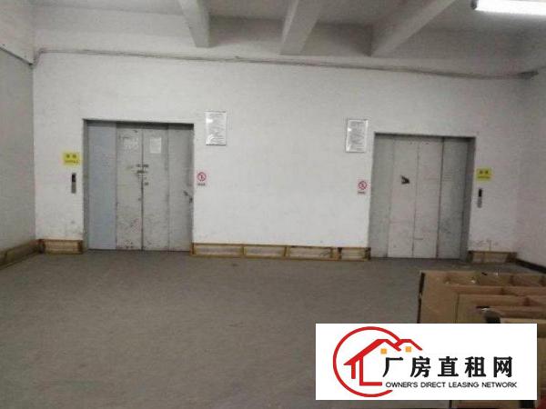 
		横岗独门独院厂房9000平出租，可大小分租
	