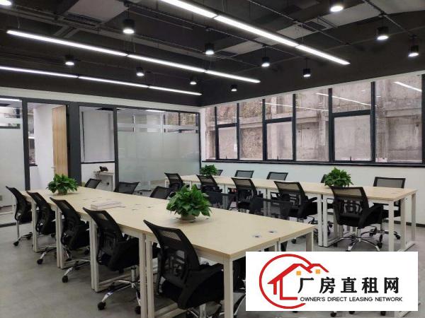 
		880龙岗地铁口小型办公室公寓出租，可注册红本，设备齐全
	
