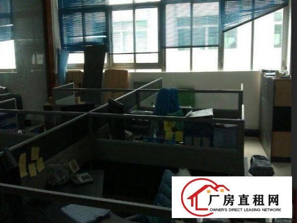 
		出租龙岗区横岗标准厂房楼上整层1200平有豪华装修厂房
	