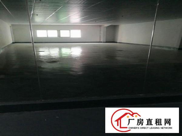 
		出租龙岗区横岗六和路万德隆商务一楼680平米厂房
	