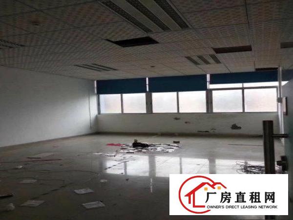 
		厂房位于新桥第三工业区，107国道旁边，大型园区内，园区形象
	