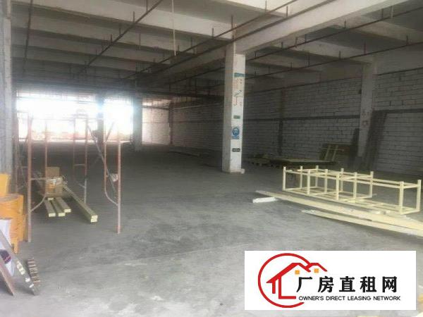 
		双地铁口附近！带消防喷淋！横岗新空出一楼1000平
	