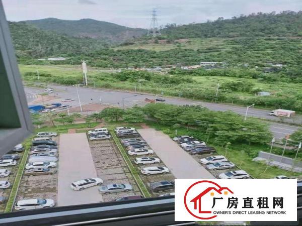 
		六约形象一级办公室适合各行各业价格好谈
	