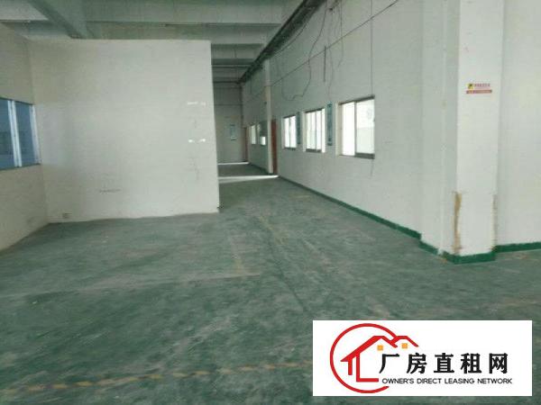 
		出租龙岗区横岗楼上标准厂房1000平现成办公室
	