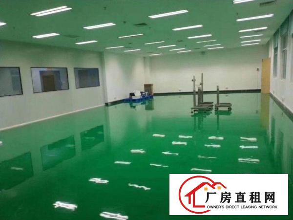
		龙岗区华乐路标准1000方，大路边，有证，带装修厂房出租
	
