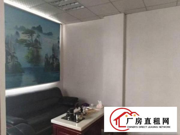 
		横岗四联村出租一楼300㎡带装修厂房，带地坪漆，水电齐全
	