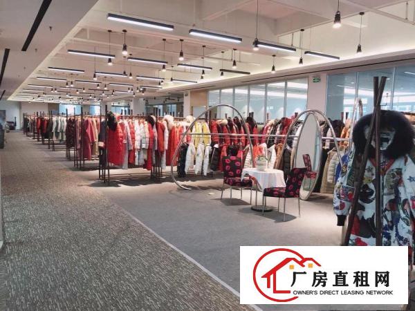 
		横岗永湖地铁口/业主直租/二楼2250平精装修/厂房出租
	