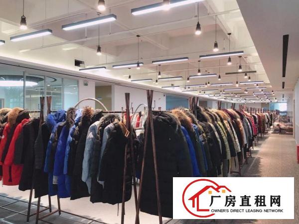 
		横岗永湖地铁口/业主直租/二楼2250平精装修/厂房出租
	