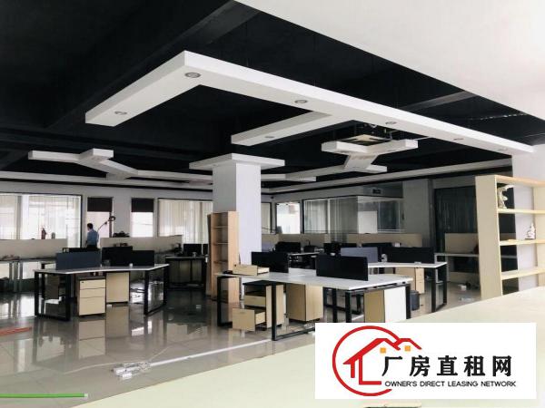 
		横岗街道办旁三楼710平精装修电商办公厂房出租
	