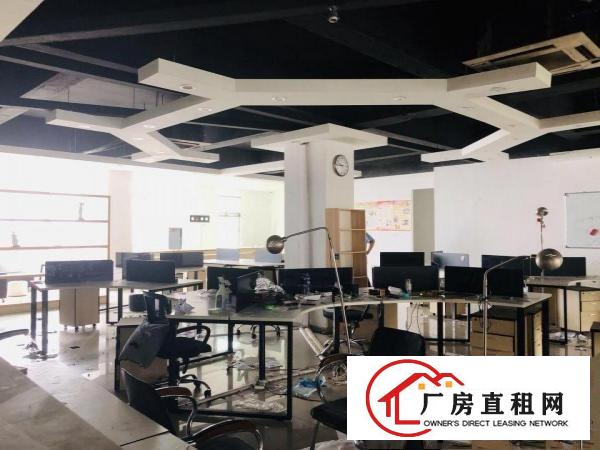 
		横岗街道办旁三楼710平精装修电商办公厂房出租
	
