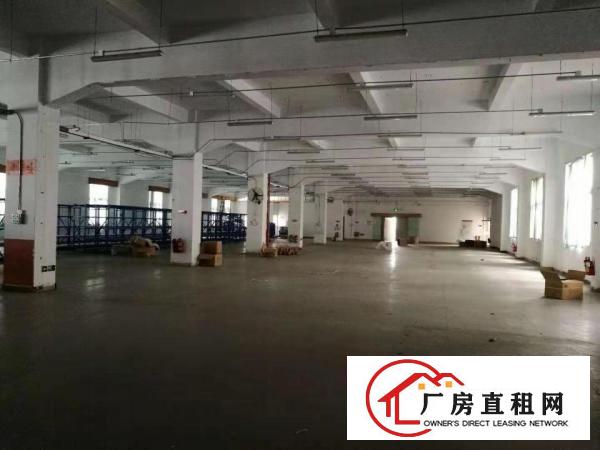 
		横岗荷坳工业区1楼1500，2楼4000，大小可分租
	