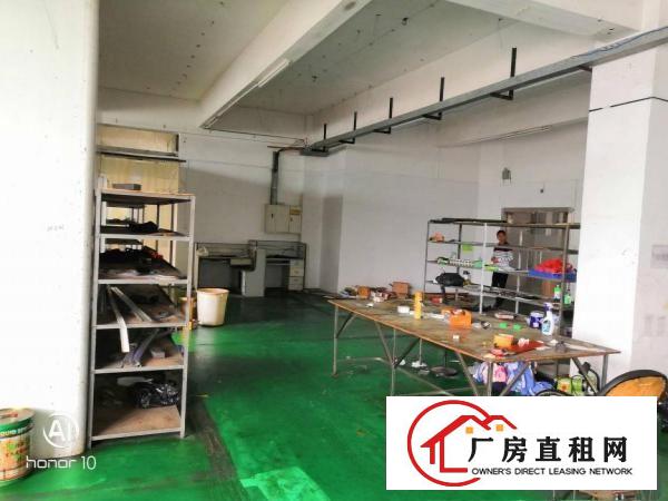 
		横岗永湖地铁站新出380平方带装修厂房，低价出租
	
