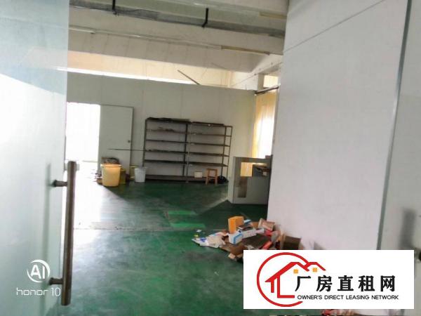 
		横岗永湖地铁站新出380平方带装修厂房，低价出租
	