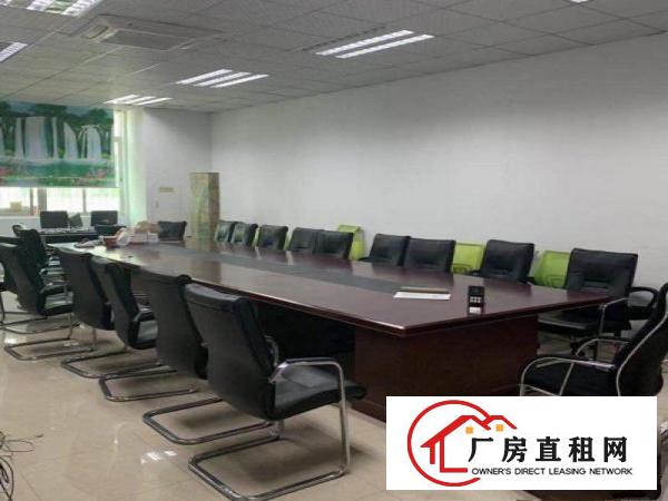 
		六约埔吓路一二楼厂房各1000平，大小分租有装修
	