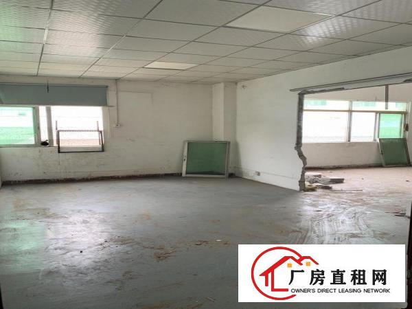 
		大康奔康工业区1200平方带装修，有货梯可分租
	