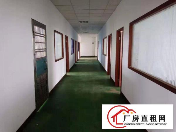 
		横岗高速出口精装修厂房出租1000平方可分租有红本
	