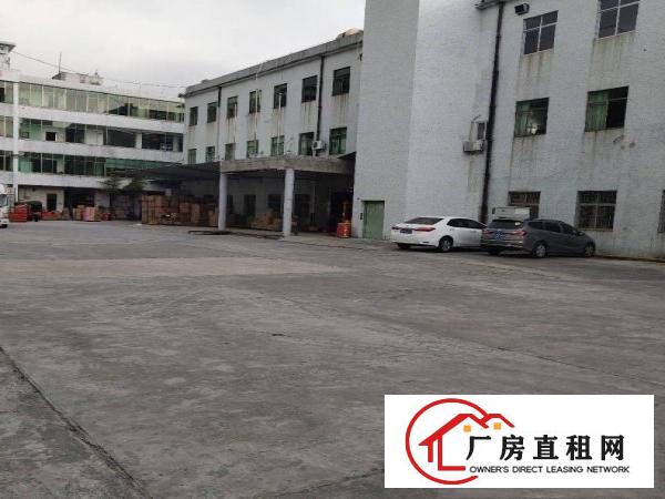 
		横岗地铁站附近一楼240平280平出租
	