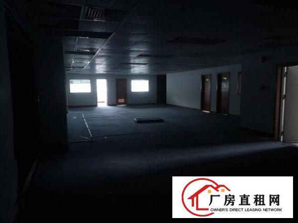 
		横岗红本厂房原房东直租大小5005000平方均可分租
	