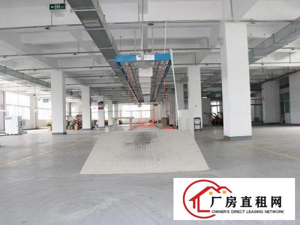 
		富民工业区大路边上，原房东，无公摊，一楼1400平
	