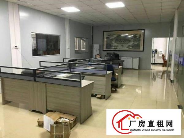 
		南环路万丰中心路对面1080平电子
	