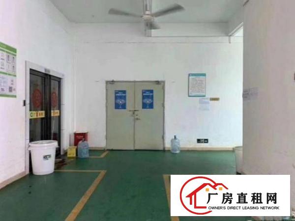 
		紧邻地铁站，高速路口，周边都是工业区，招工方便，空地面积大，
	