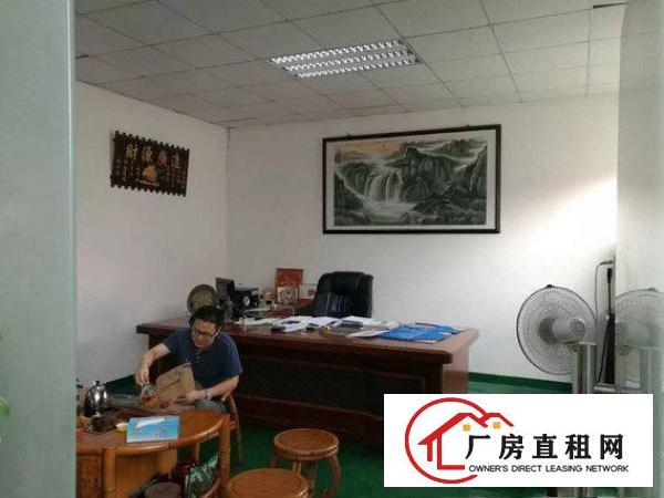 
		龙岗区平湖新出一楼800平方厂房出租
	