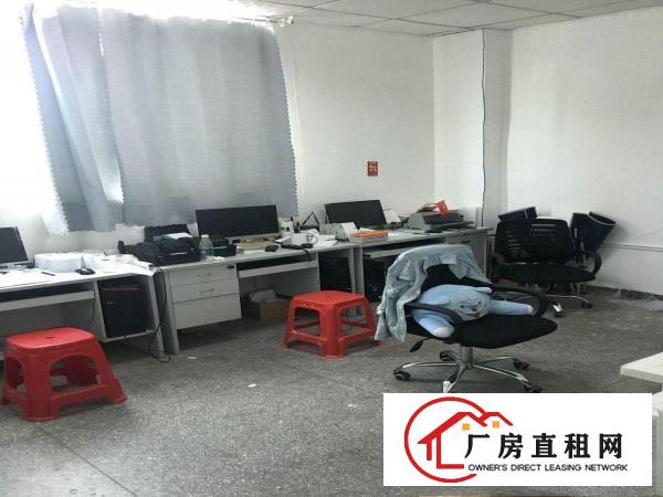 
		平湖上木古地铁站、高速口厂房出租，价格可谈
	
