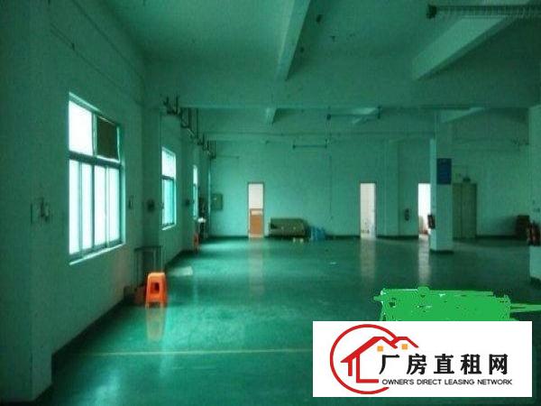 
		平湖白泥坑大门附近多处楼上带电梯小面积厂房出租，85平起租
	