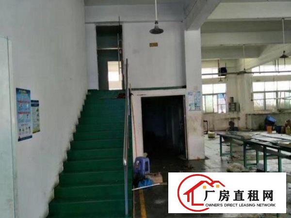 
		出租龙岗区平湖带阁楼一楼厂房600平米
	